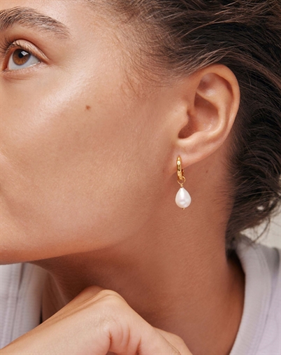 Enamel Copenhagen - Significant Pearl Hoops - Guldfarvet